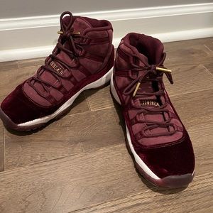 Nike Jordan 11 Retro Heiress Night Maroon Velvet grade school size 5